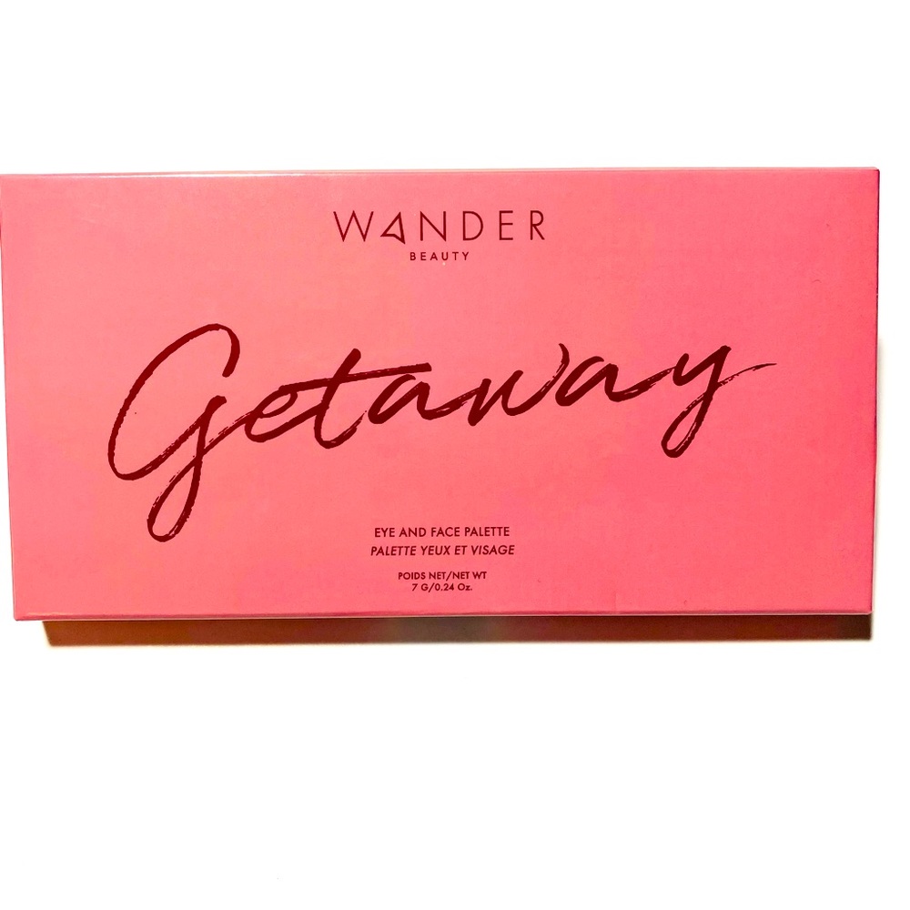 WANDER BEAUTY
Getaway Eye and Face Palette